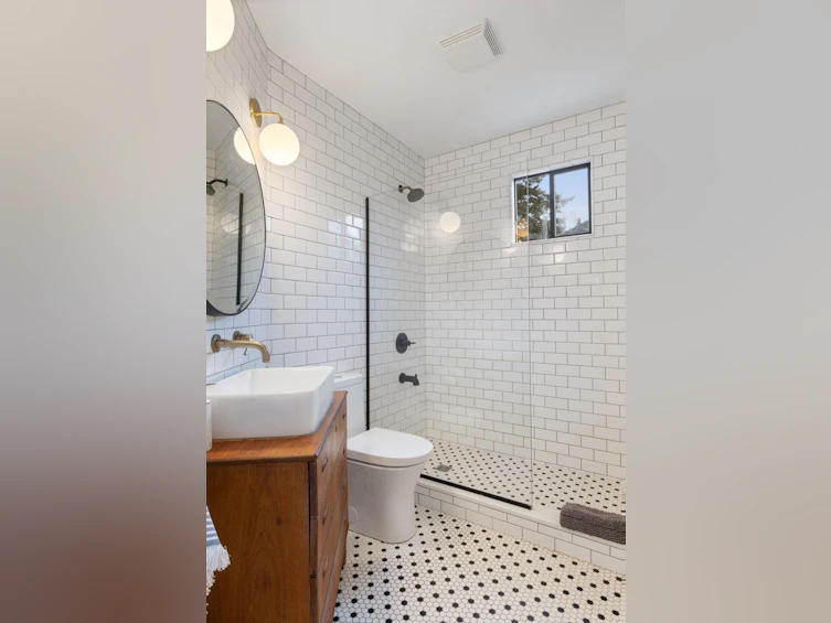 2156 E Pender Street, Vancouver, BC, V5L 1X2 - 22