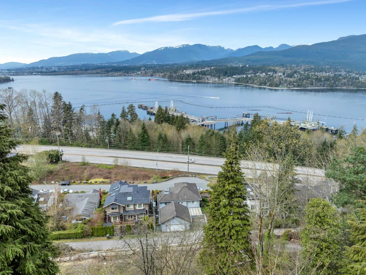 7235 Bayview Drive, Burnaby, BC, V5A 4T3 - 16
