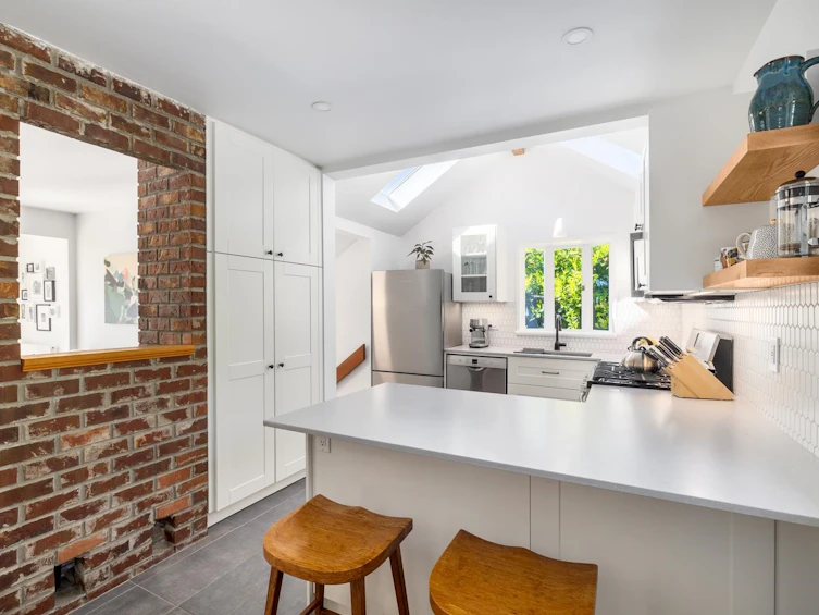 3841 Lonsdale Avenue, North Vancouver, BC, V7N 3K8 - 3