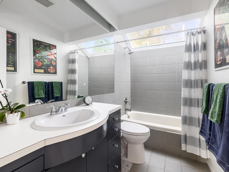 3841 Lonsdale Avenue, North Vancouver, BC, V7N 3K8 - 24