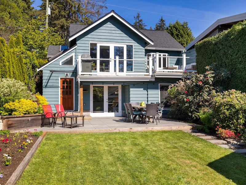 3841 Lonsdale Avenue, North Vancouver BC V7N 3K8