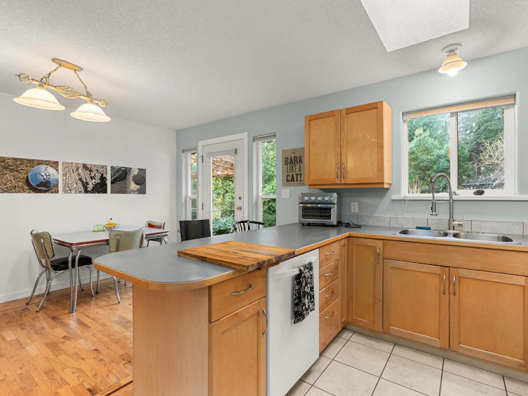 1559 Park Avenue, Roberts Creek, BC, V0N 2W2 - 15