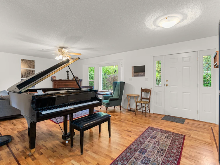 1559 Park Avenue, Roberts Creek, BC, V0N 2W2 - 4