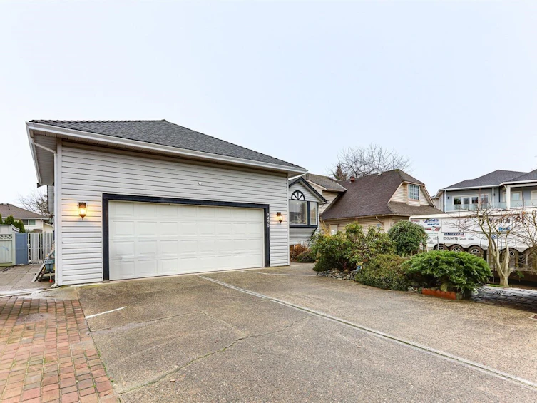 9420 157 Street, Surrey, BC, V4N 3B5