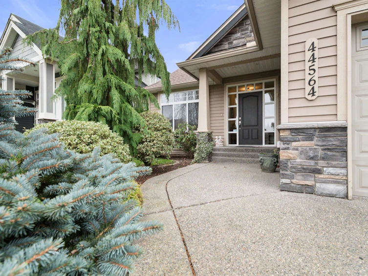 44564 Mclaren Drive, Chilliwack, BC, V2R 0A4 - 2