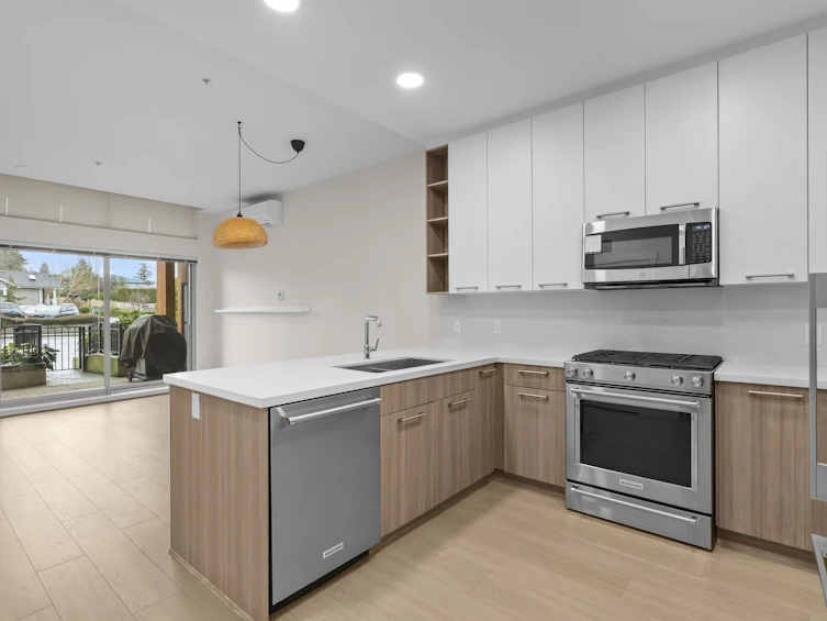102-14022 North Bluff Road, Surrey, BC, V4B 3C3 - 2