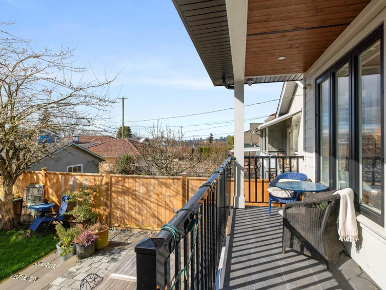 2558 Dundas Street, Vancouver, BC, V5K 1P8 - 34