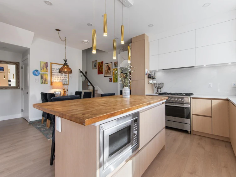 2558 Dundas Street, Vancouver, BC, V5K 1P8 - 8