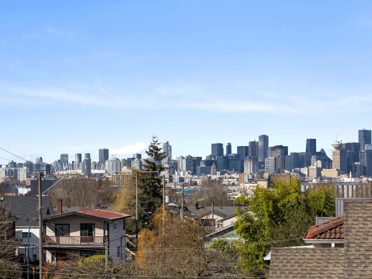 2558 Dundas Street, Vancouver, BC, V5K 1P8 - 25