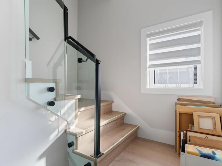 2558 Dundas Street, Vancouver, BC, V5K 1P8 - 14