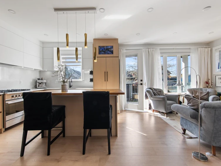 2558 Dundas Street, Vancouver, BC, V5K 1P8 - 5