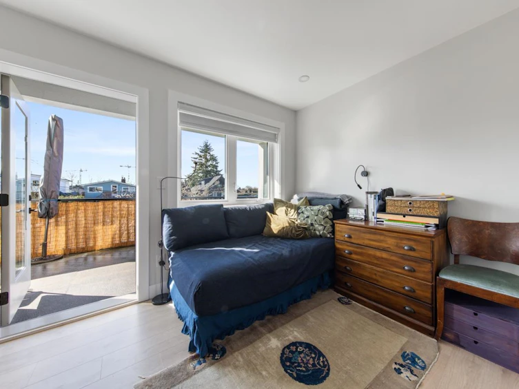 2558 Dundas Street, Vancouver, BC, V5K 1P8 - 17