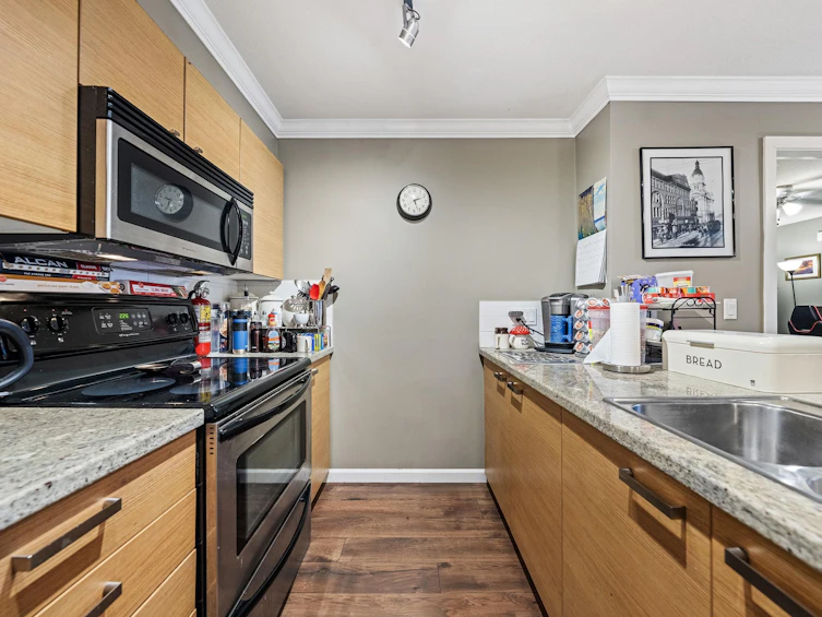 309-6815 188 Street, Surrey, BC, V4N 0Z8 - 11