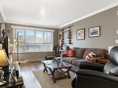 309-6815 188 Street - 4