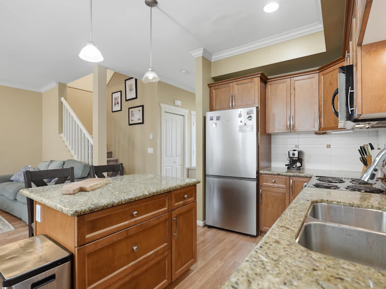 7-4910 Central Avenue, Delta, BC, V4K 2G6 - 4