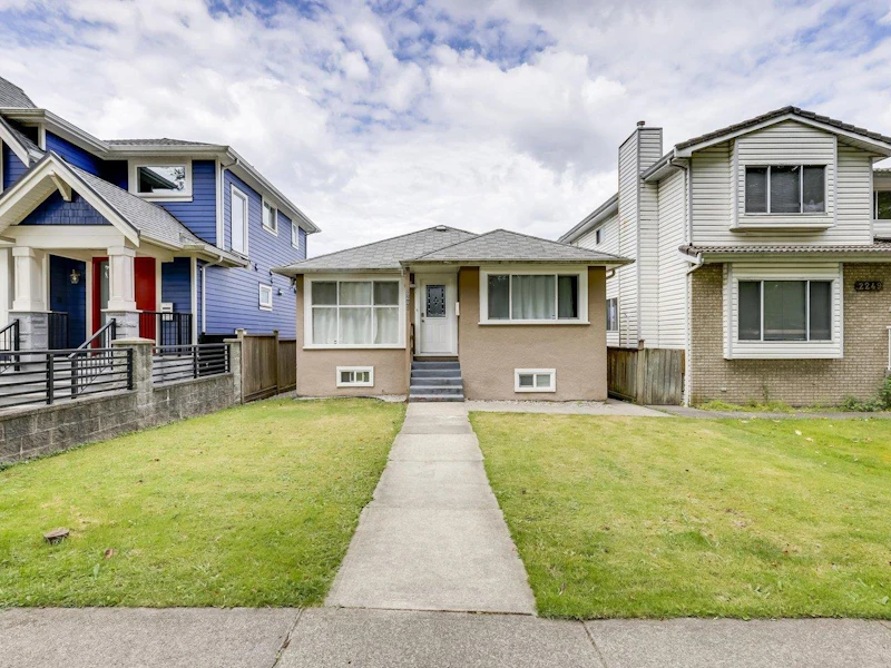 2241 E 43rd Avenue, Vancouver BC V5P 1M8