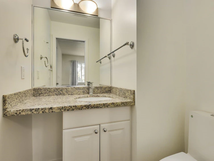 2241 E 43rd Avenue, Vancouver, BC, V5P 1M8 - 11