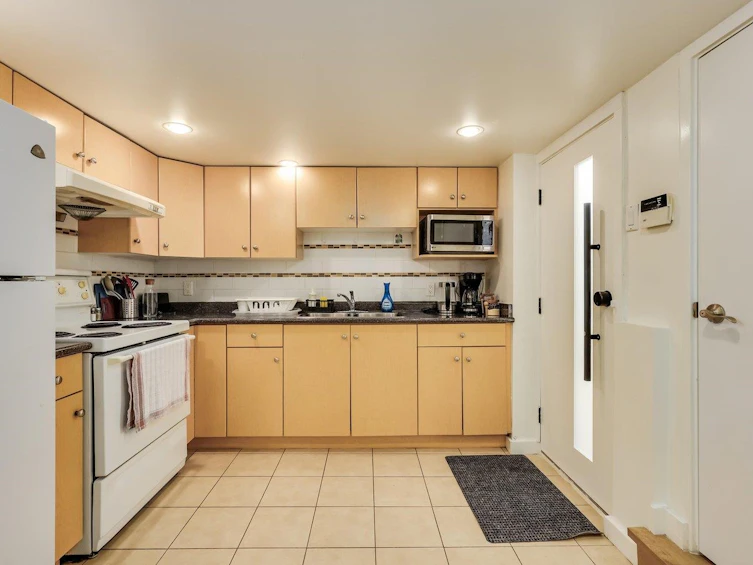 2241 E 43rd Avenue, Vancouver, BC, V5P 1M8 - 14