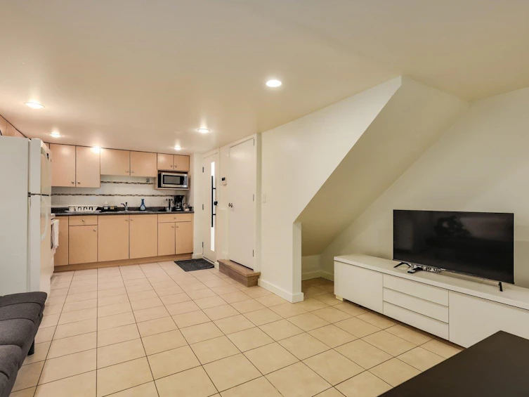 2241 E 43rd Avenue, Vancouver, BC, V5P 1M8 - 16