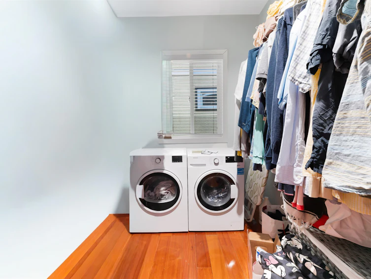 2675 Dundas Street, Vancouver, BC, V5K 1R1 - 15
