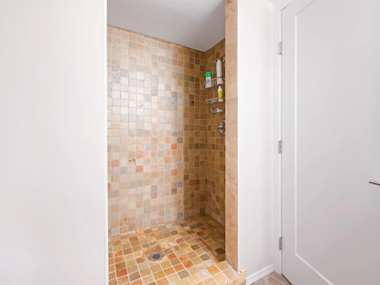 2675 Dundas Street, Vancouver, BC, V5K 1R1 - 24