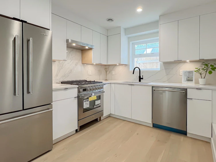 1155 Keefer Street, Vancouver, BC, V6A 1Z2 - 3