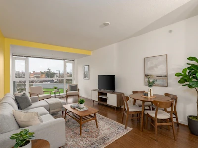 408-2770 Sophia Street - 4