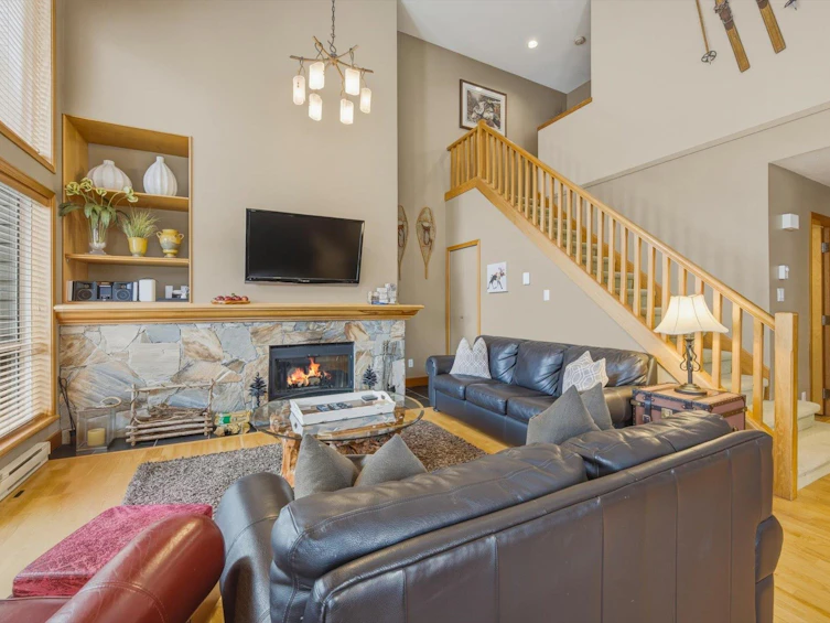 8-4628 Blackcomb Way, Whistler, BC, V8E 0H2 - 2
