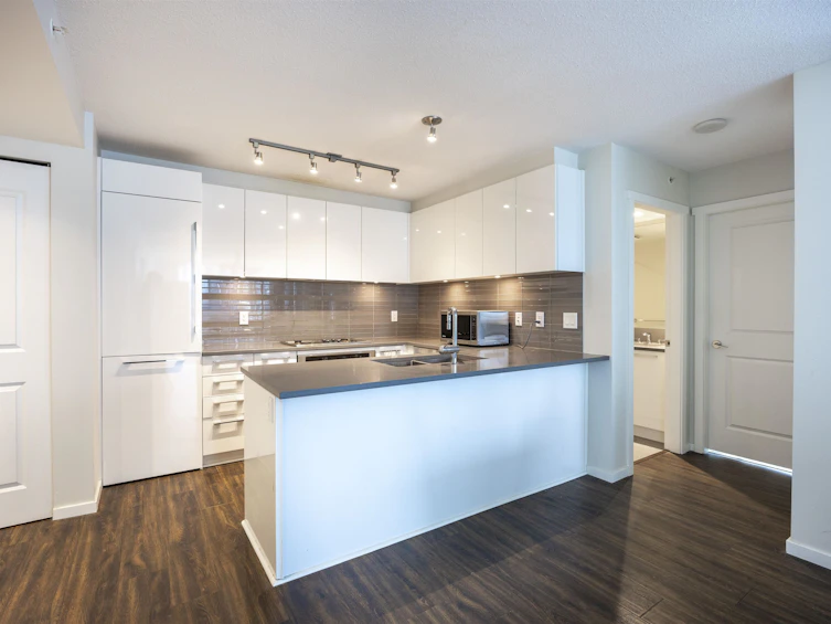 705-6658 Dow Avenue, Burnaby, BC, V5H 0C7 - 3