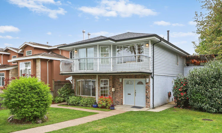 3778 Nithsdale Street
