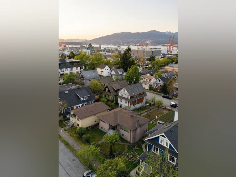 1955 Turner Street, Vancouver, BC, V5L 1Z9 - 11