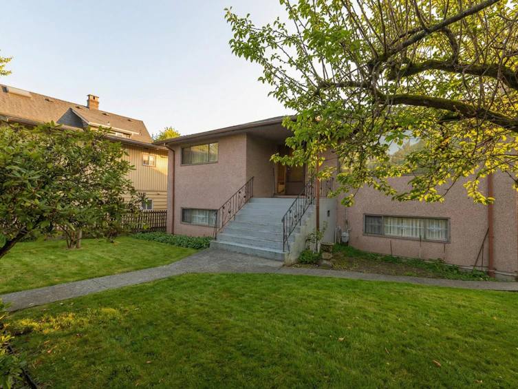 1955 Turner Street, Vancouver, BC, V5L 1Z9 - 3