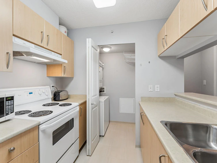 901-3520 Crowley Drive, Vancouver, BC, V5R 6G9 - 12