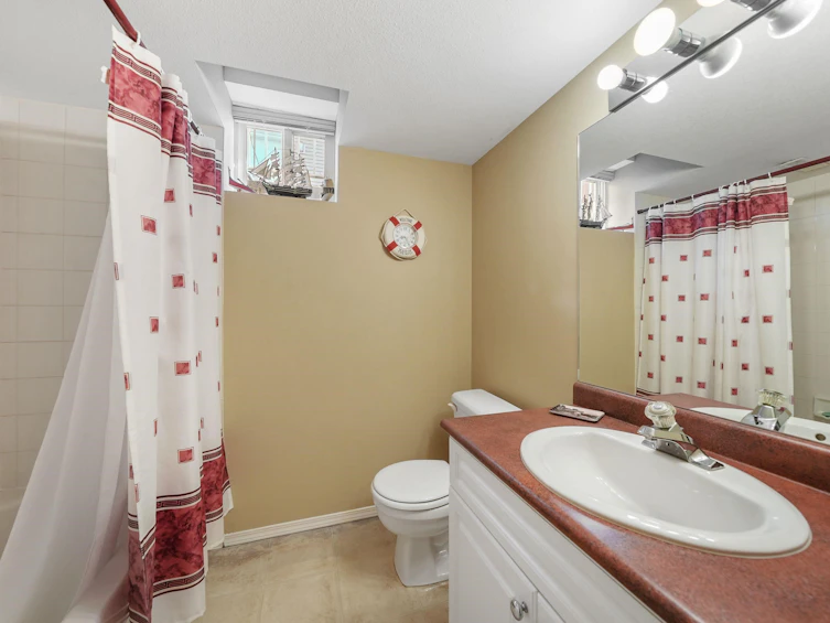 18111 68a Avenue, Surrey, BC, V3S 9C2 - 19