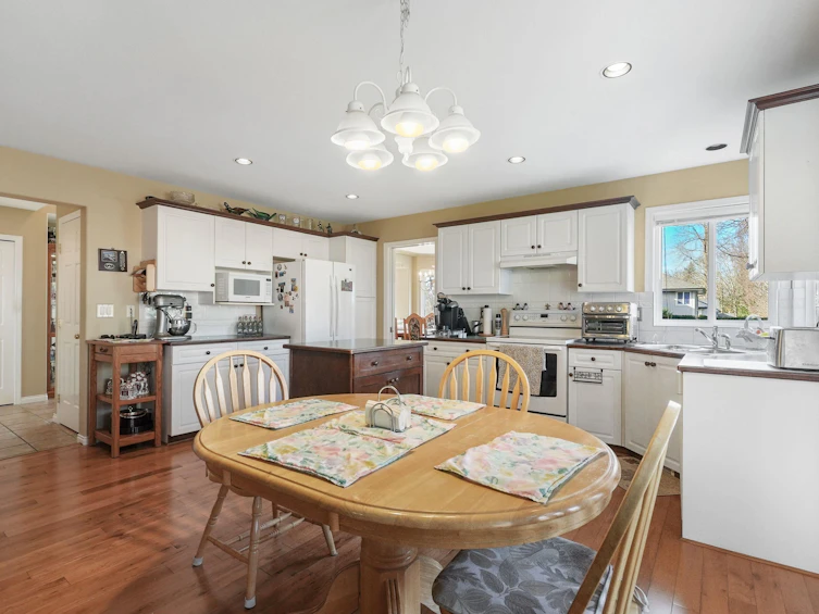 18111 68a Avenue, Surrey, BC, V3S 9C2 - 8