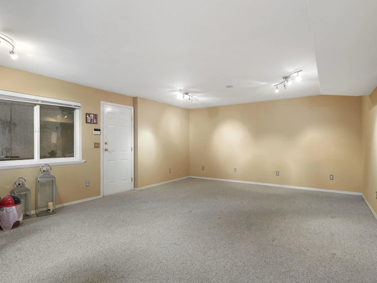 18111 68a Avenue, Surrey, BC, V3S 9C2 - 21