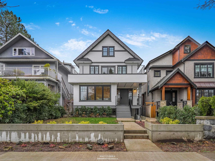 108 W 18th Avenue, Vancouver, BC, V5Y 2A5