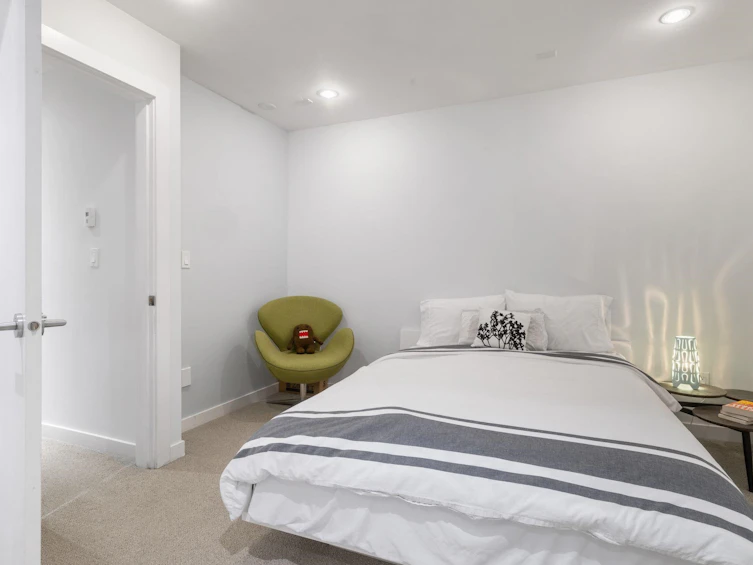 1928 Templeton Drive, Vancouver, BC, V5N 4W1 - 29