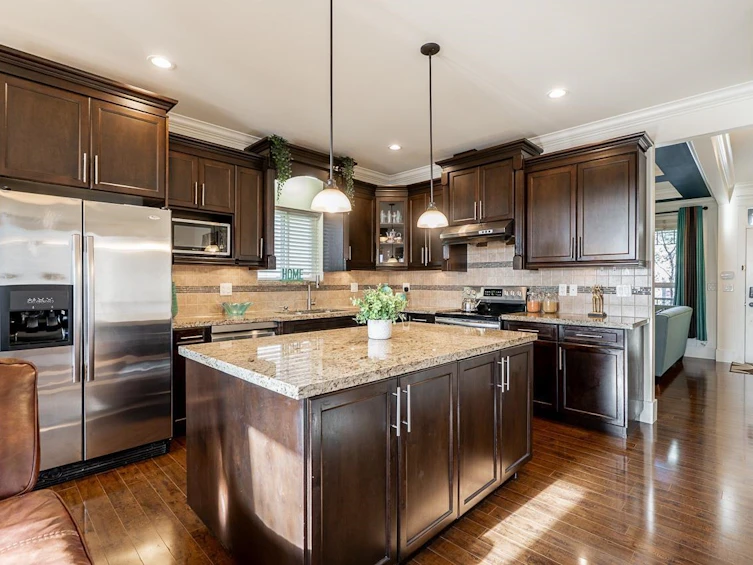12920 60 Avenue, Surrey, BC, V3X 2L5 - 12