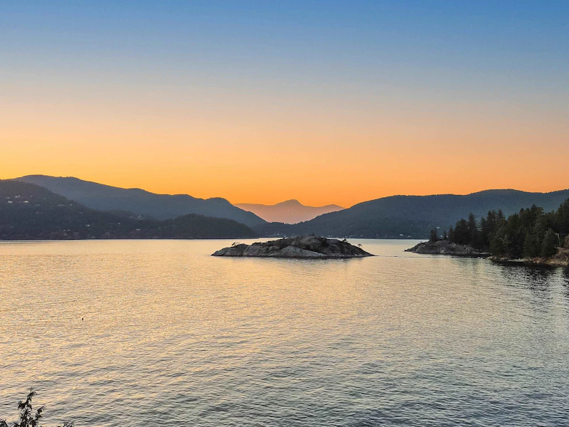6275 Taylor Drive, West Vancouver BC V7W 1Y8