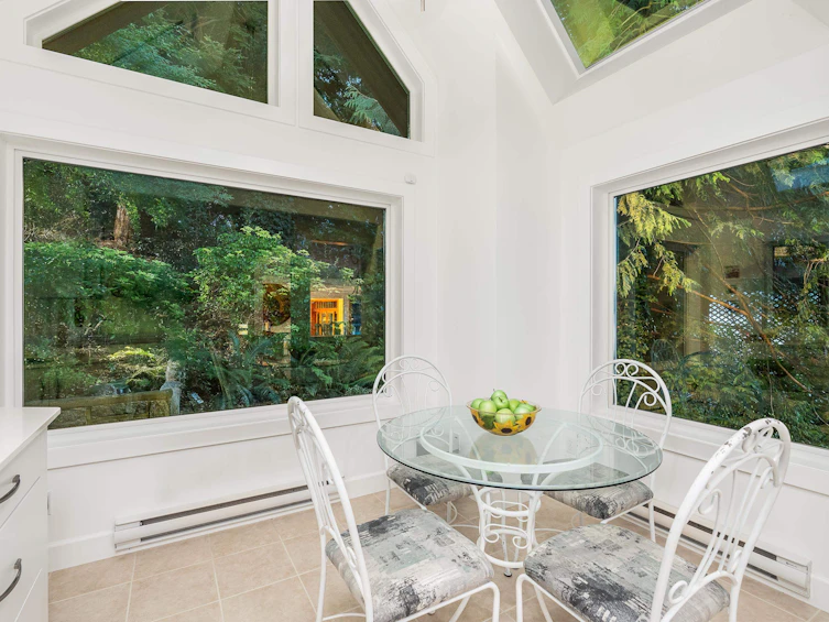 6275 Taylor Drive, West Vancouver, BC, V7W 1Y8 - 15