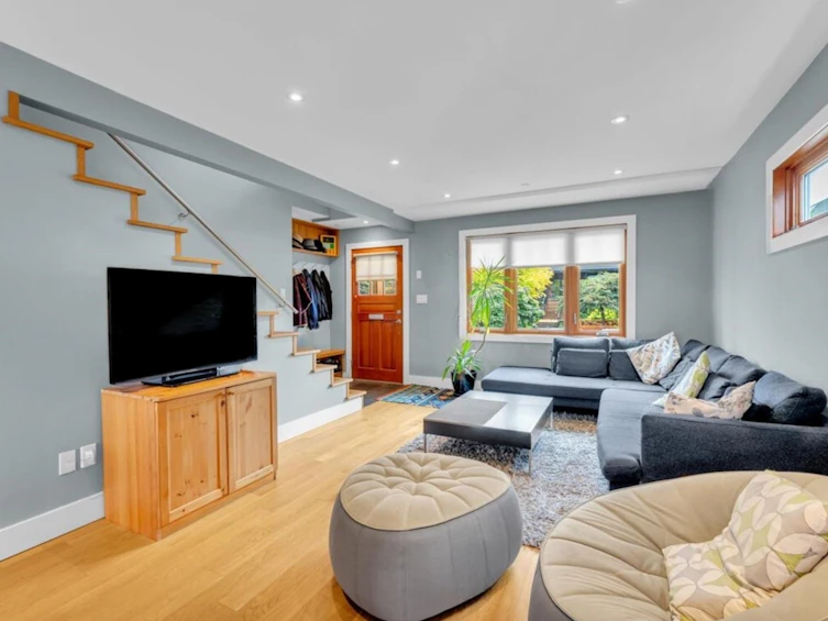 57 W 17th Avenue, Vancouver, BC, V5Y 1Z5 - 4
