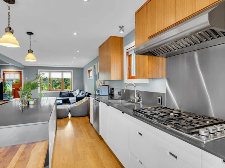 57 W 17th Avenue, Vancouver, BC, V5Y 1Z5 - 9