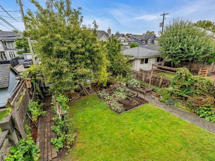 57 W 17th Avenue, Vancouver, BC, V5Y 1Z5 - 7