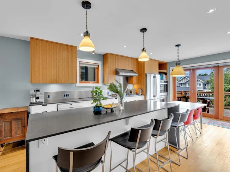 57 W 17th Avenue, Vancouver, BC, V5Y 1Z5 - 2