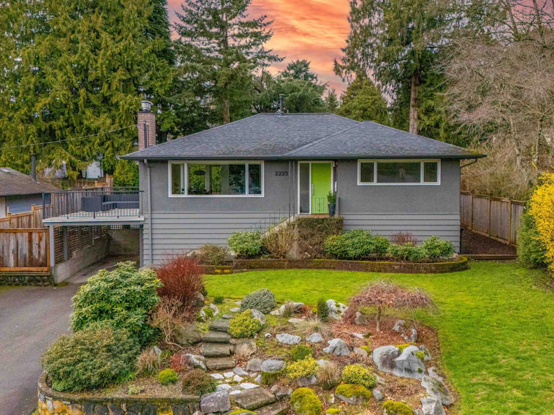 2223 Greylynn Crescent, North Vancouver BC V7J 2X6