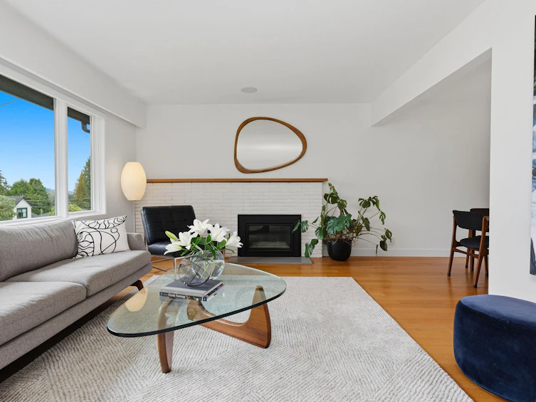 2223 Greylynn Crescent, North Vancouver, BC, V7J 2X6 - 3