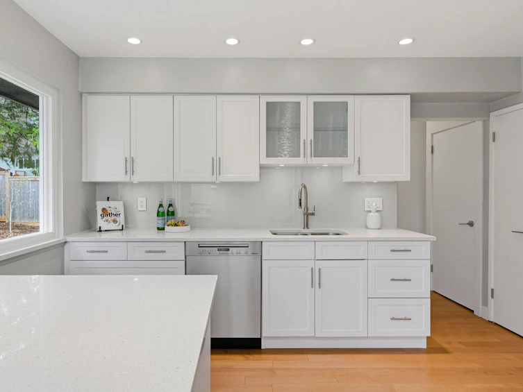 2223 Greylynn Crescent, North Vancouver, BC, V7J 2X6 - 10