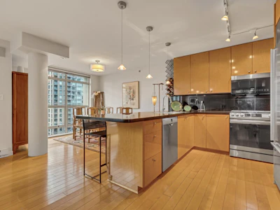 1404-819 Hamilton Street - 5