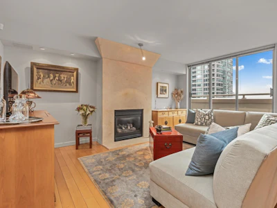 1404-819 Hamilton Street - 3